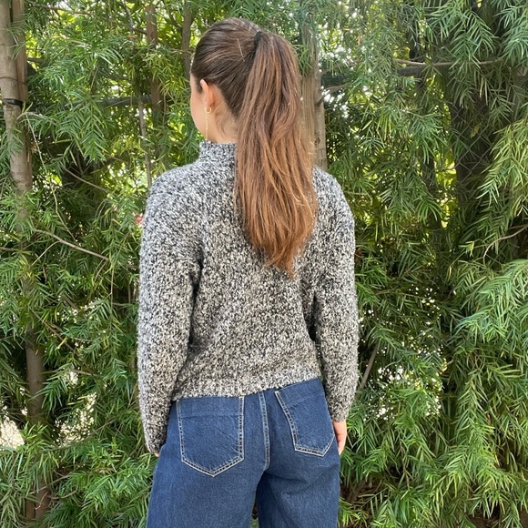 Cute grey crewneck sweater - Picture 4 of 4